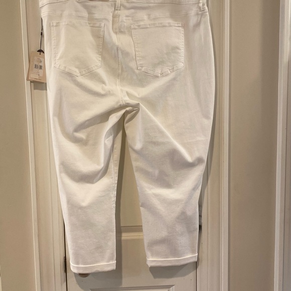 NYDJ cropped jeans, white, size 22W. Small cuff. NWT. - Picture 3 of 5